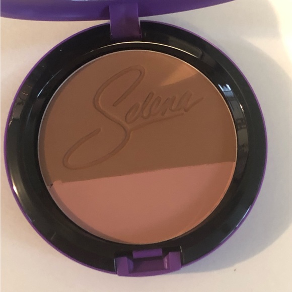 Brand new Mac Selena blush duo - Picture 2 of 3